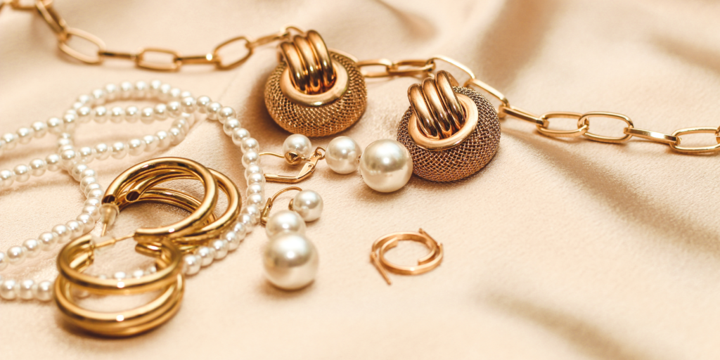 Mixed-Metal Jewellery Is Gaining Popularity